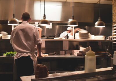 Boost Your Kitchen’s Efficiency: Best Equipment Layouts for Food Service